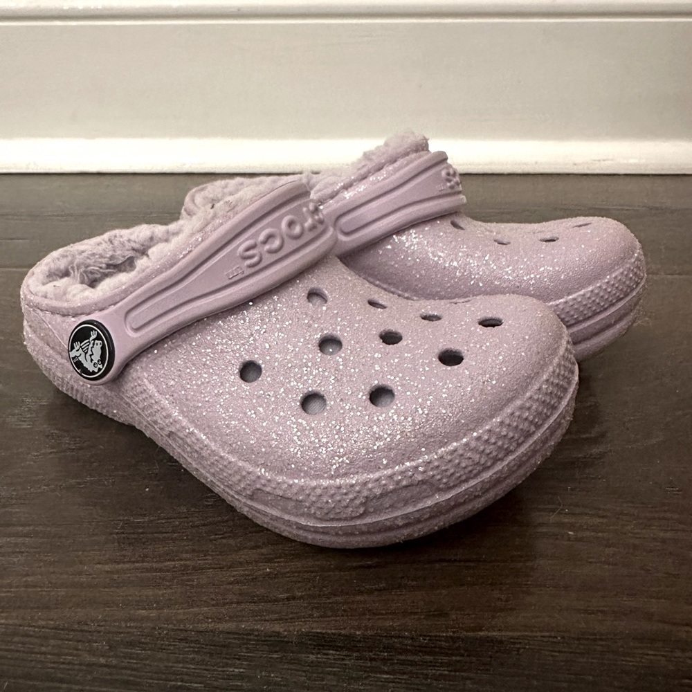 NWOT girls furry lined purple glitter crocs sz9